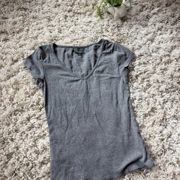 Chic Wild Fable Charcoal super cute, simplistic, minimalist, women’s V-Neck Tee - Picture 2 of 5